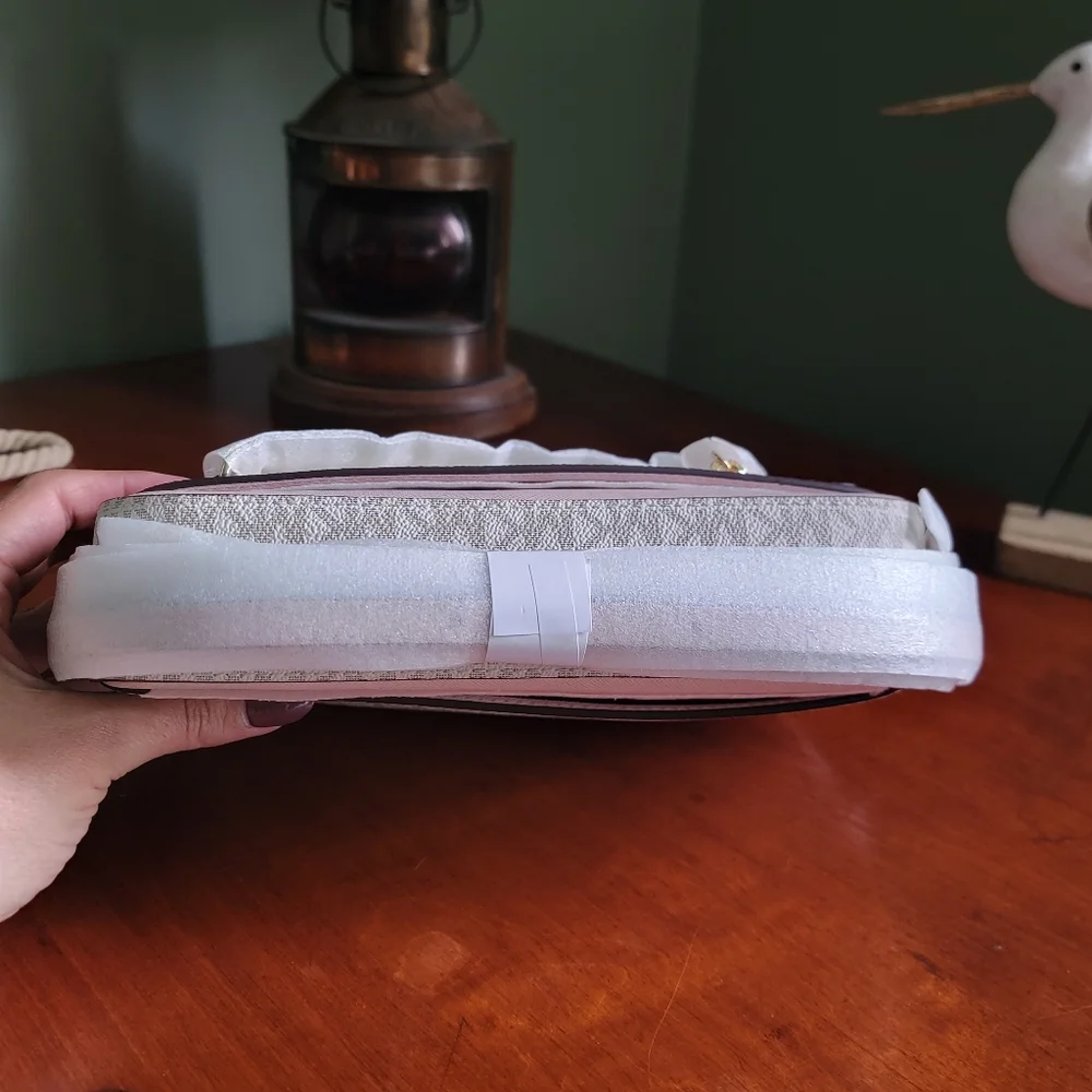 NWT Michael Kors Jet Set Large Pink White Logo Coated Canvas Crossbody Bag Purse - Picture 5 of 13